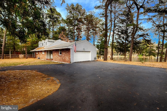 view of front facade featuring a garage