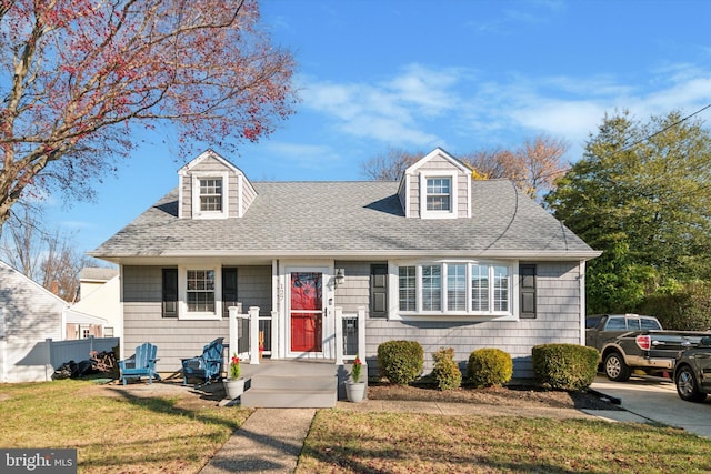 view of front of property with a front yard