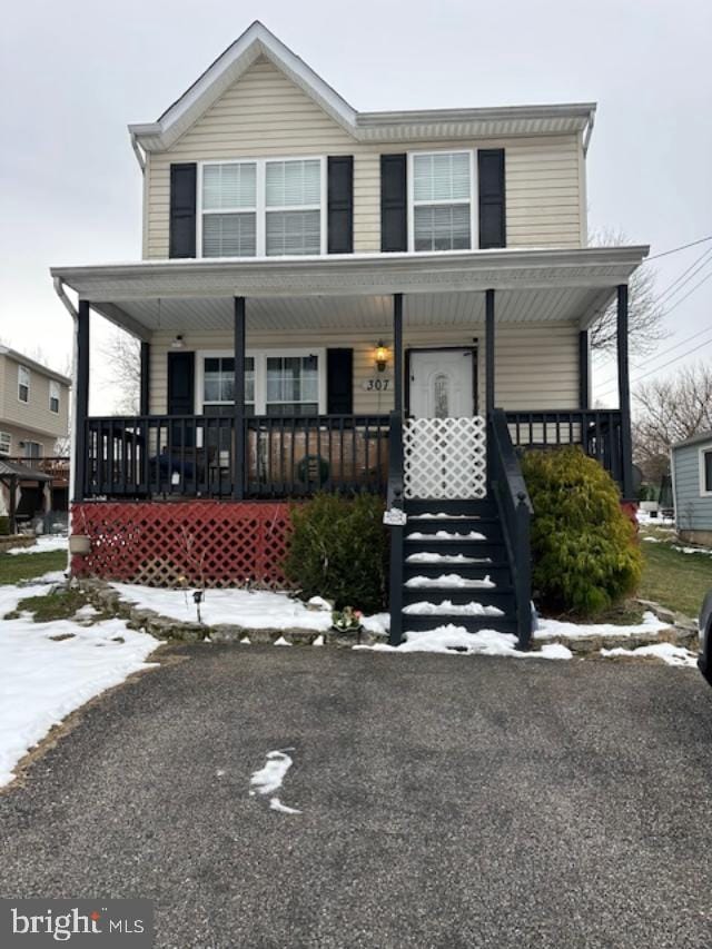 view of front of home with covered porch