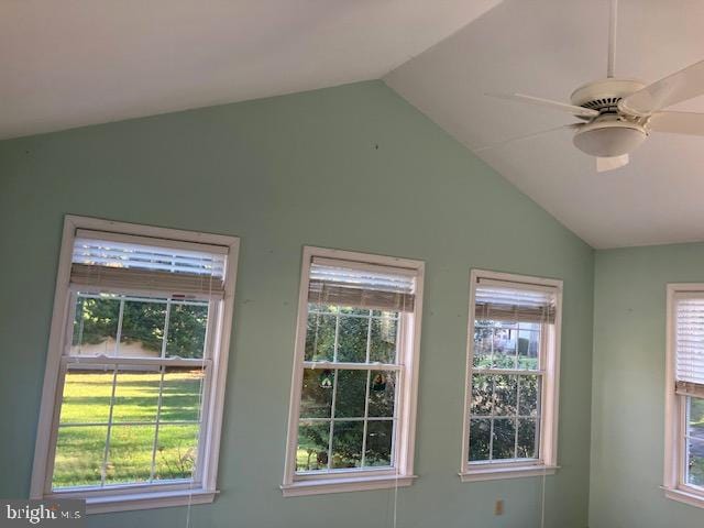 room details featuring ceiling fan