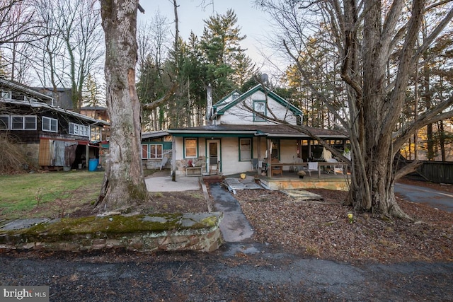 view of front of house with covered porch