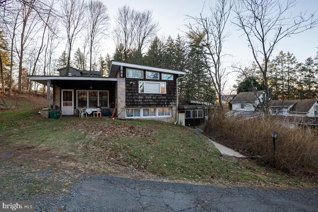 view of front of property