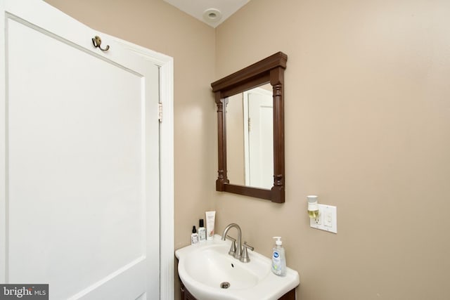 bathroom featuring sink