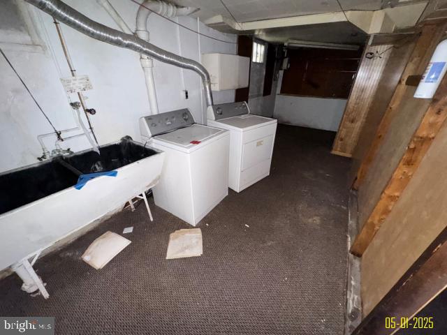 6410 Laurel Dr, Gwynn Oak, MD 21207 - washroom featuring washer and clothes dryer