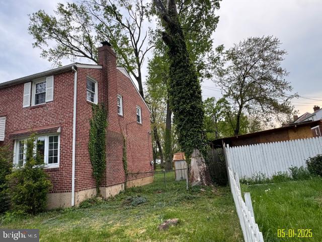 6410 Laurel Dr, Gwynn Oak, MD 21207 - view of yard