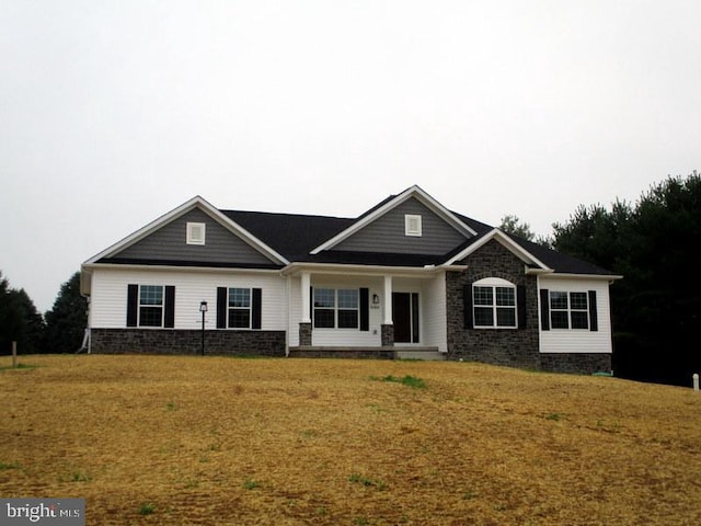 view of front of home with a front lawn