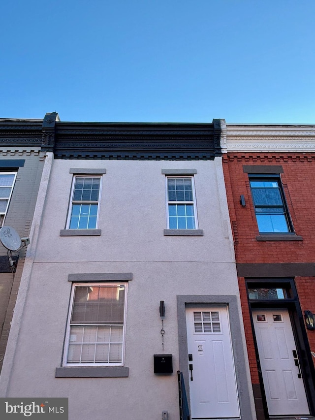 view of front facade