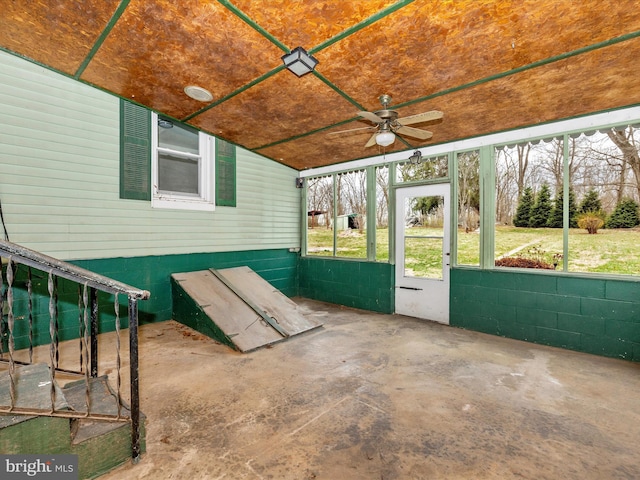 9732 Garis Shop Rd, Hagerstown, MD 21740 - unfurnished sunroom featuring a ceiling fan