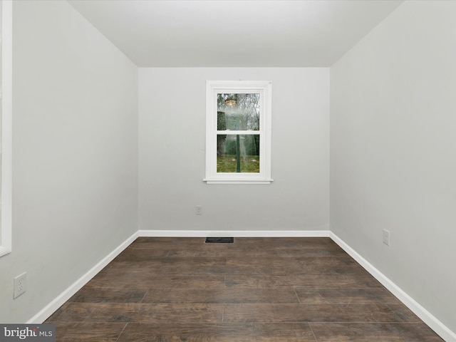 9732 Garis Shop Rd, Hagerstown, MD 21740 - unfurnished room with baseboards and wood finished floors