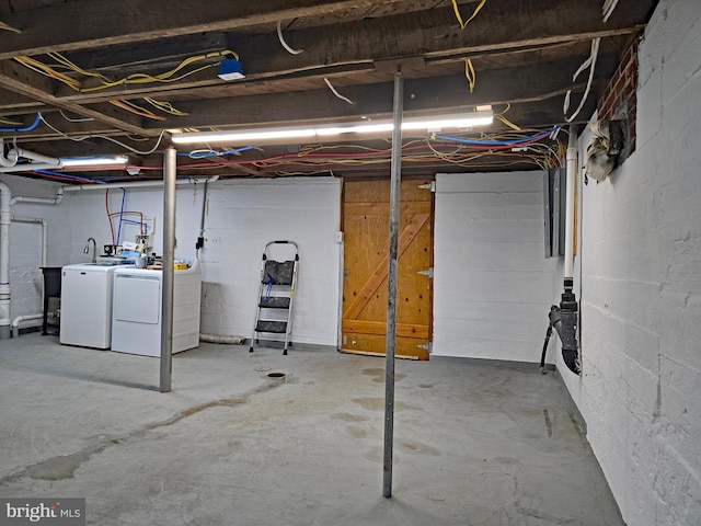 basement featuring independent washer and dryer