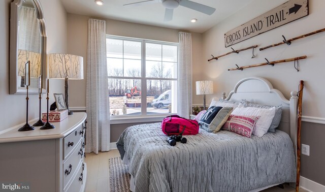 bedroom featuring ceiling fan