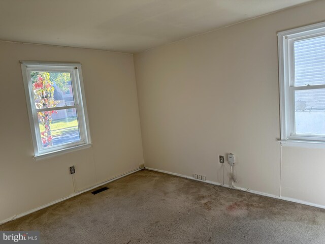 view of carpeted spare room