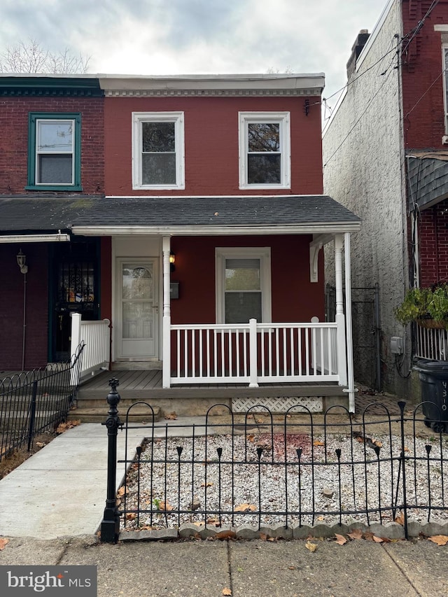 view of front of house featuring a porch