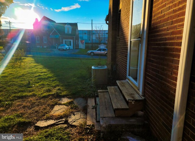 view of yard featuring cooling unit