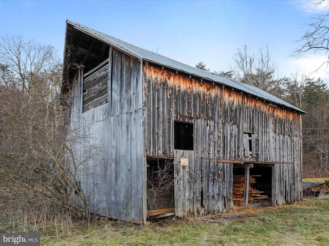 view of outbuilding