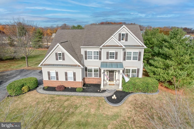 view of front of property with a front yard