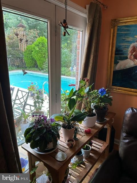 9221 Greenhouse Cir, Nottingham, MD 21236 - view of entryway
