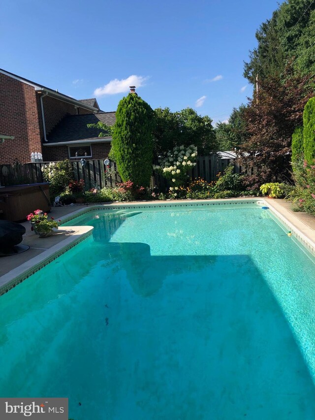 9221 Greenhouse Cir, Nottingham, MD 21236 - view of swimming pool