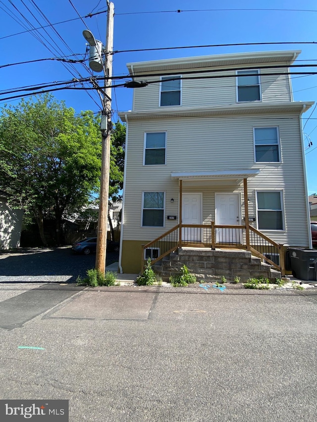 365 Union Aly, Pottstown, PA 19464 - view of front of home