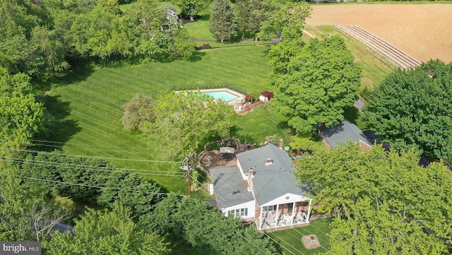 birds eye view of property featuring a rural view