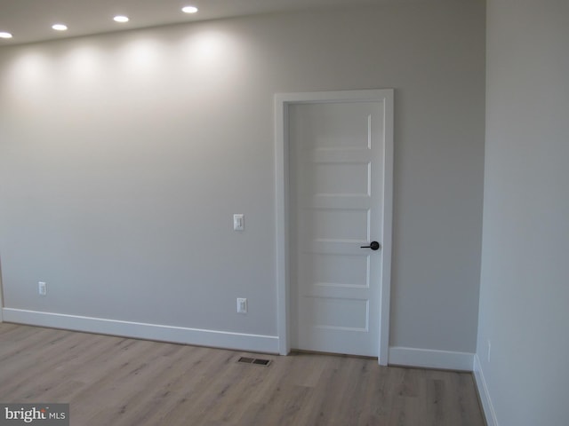 1240 Shore Dr, Colonial Beach, VA 22443 - unfurnished room featuring light wood-type flooring, baseboards, and recessed lighting