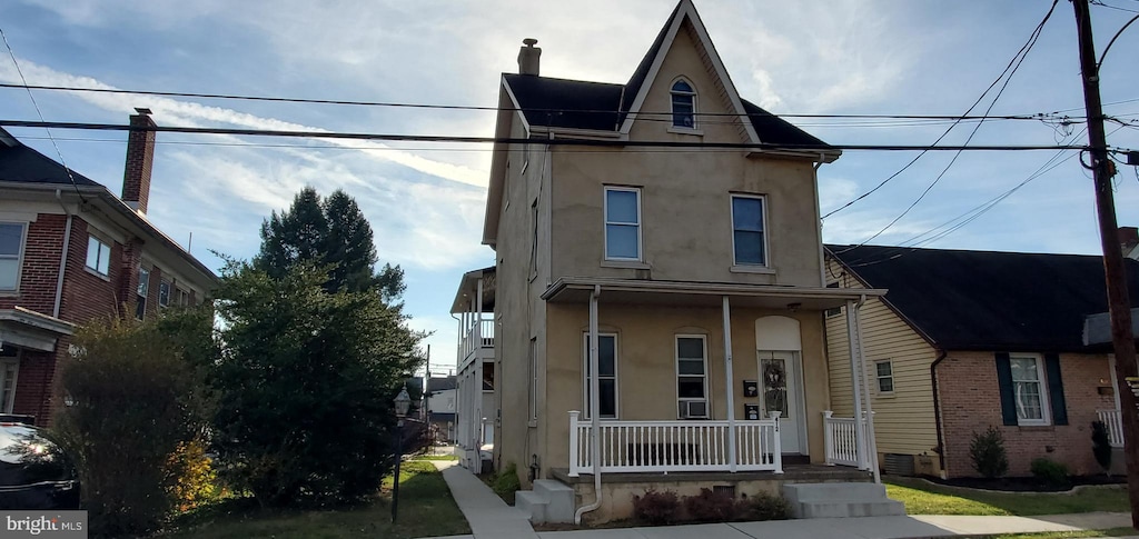 view of front facade featuring covered porch