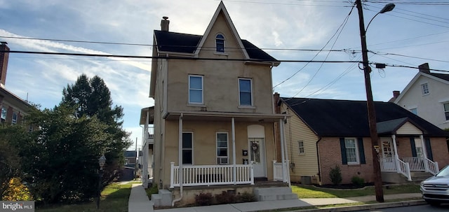 view of front facade with covered porch