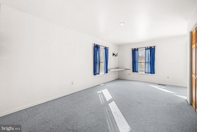 empty room featuring carpet