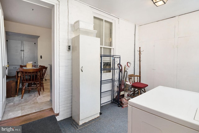 laundry area with washer / clothes dryer