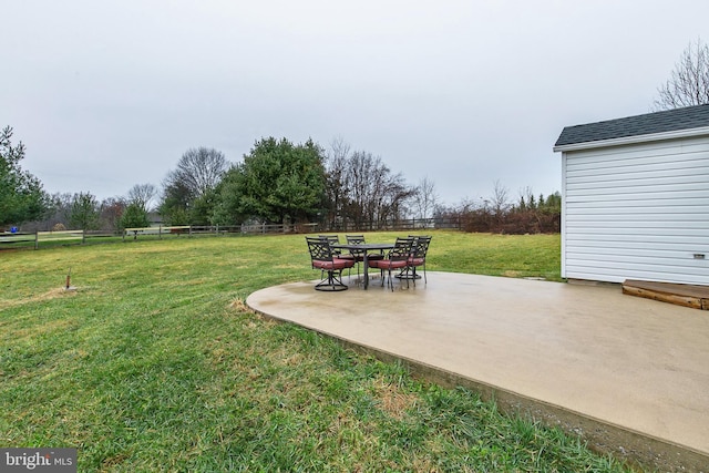 view of yard with a patio