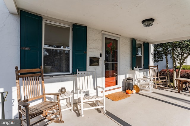 view of patio / terrace with covered porch