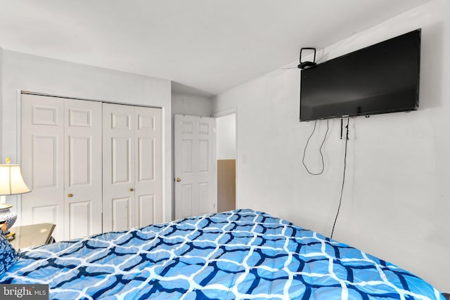 8111 Bird Ln, Greenbelt, MD 20770 - bedroom with a closet