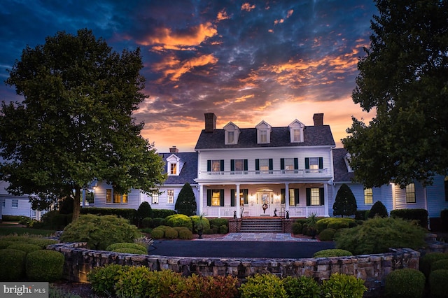 view of front facade featuring covered porch