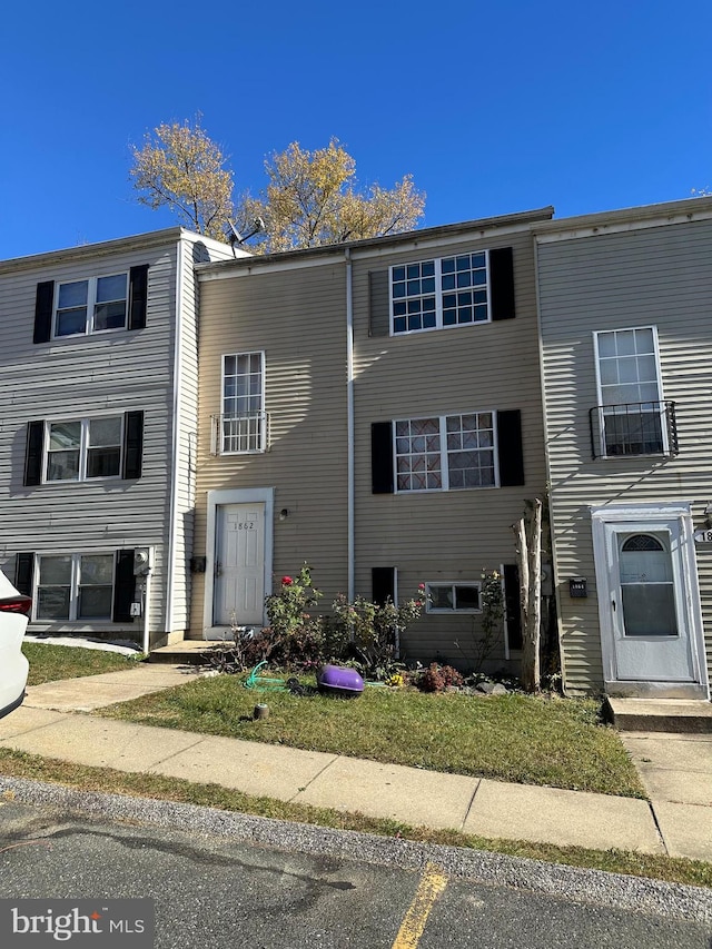 view of townhome / multi-family property