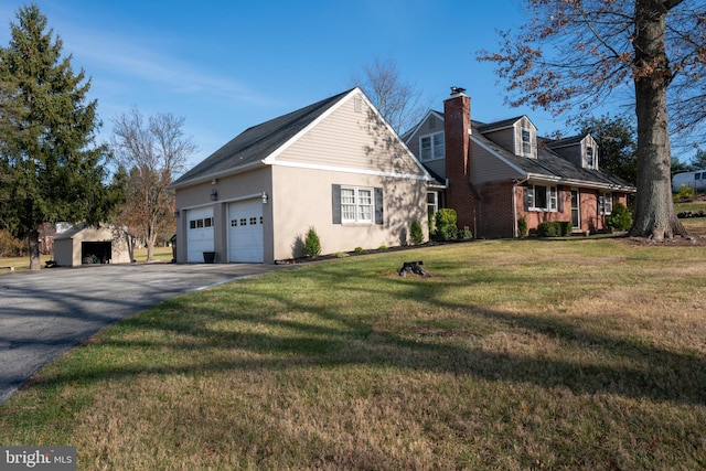 view of front of house with a front lawn