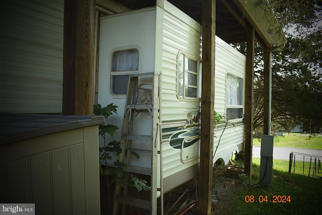 view of home's exterior