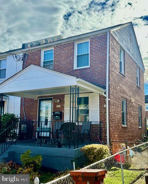 view of front of house with covered porch