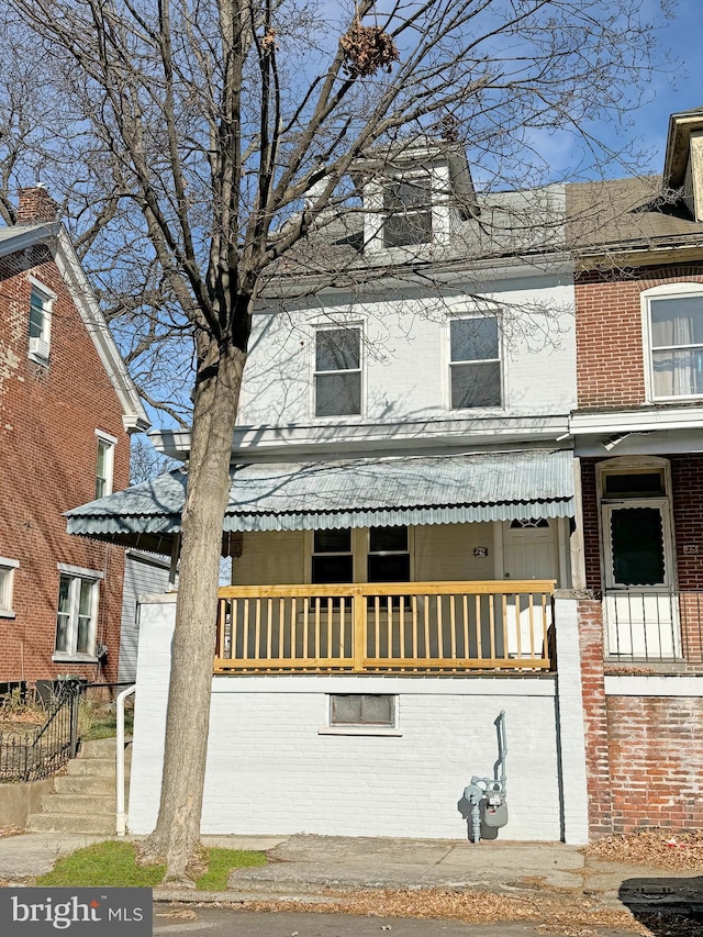 view of front facade with covered porch