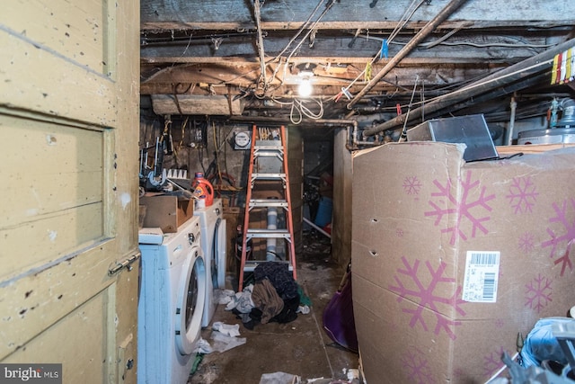 basement featuring washer / dryer