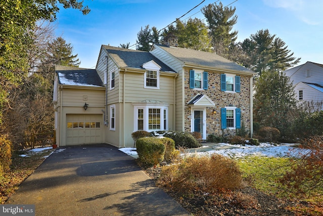 view of front facade featuring a garage