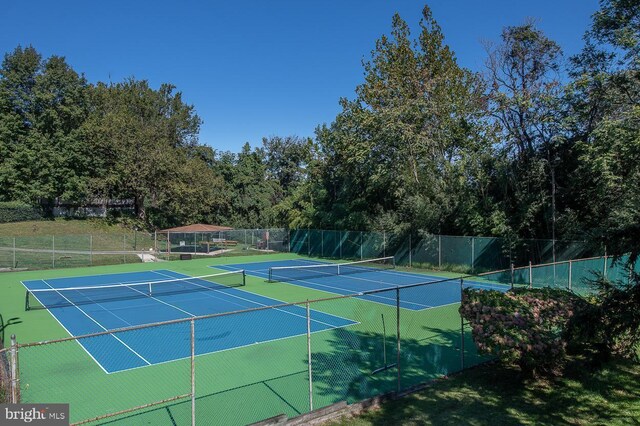1710 Oakwood Ter Unit 3E, Penn Valley, PA 19072 - view of tennis court