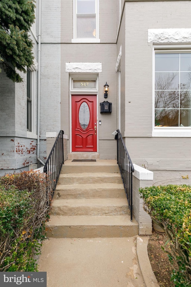 view of property entrance