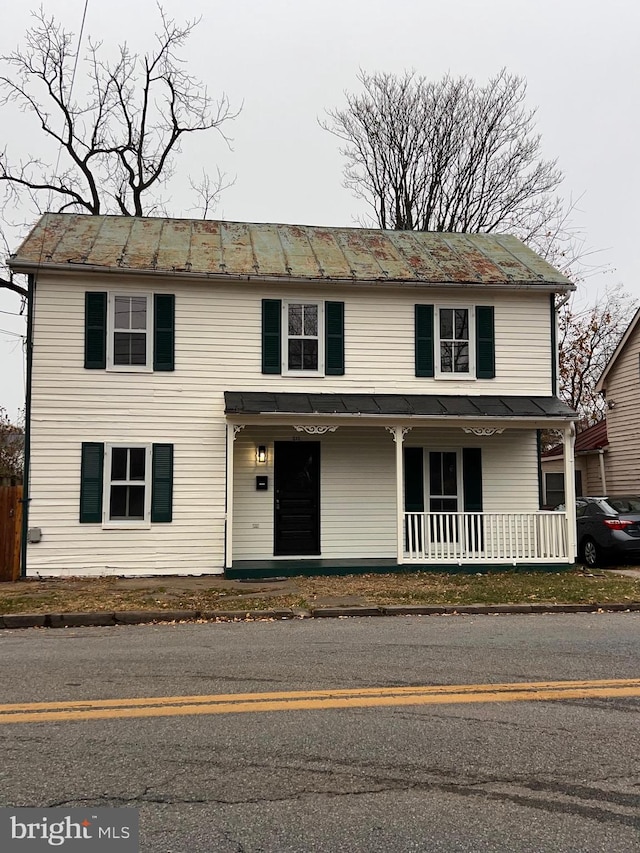 view of front of home featuring a porch