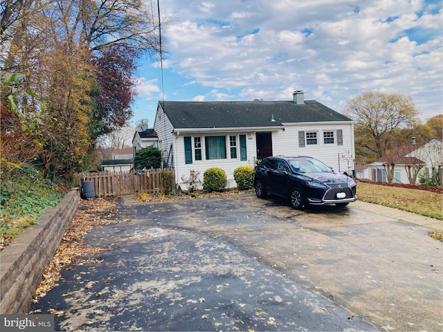 view of front of property