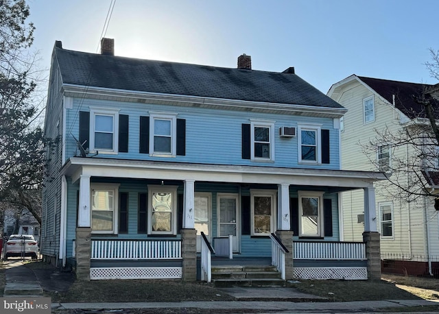 view of front of property featuring a porch