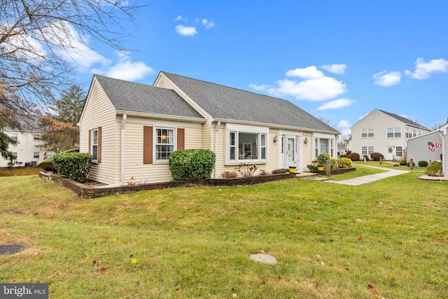 view of front of house featuring a front lawn