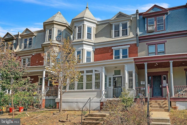 view of front of house featuring covered porch