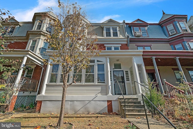 view of front of house with a porch