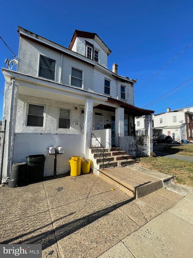 view of front of house featuring a porch