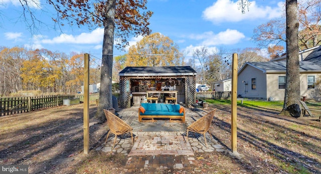 view of yard featuring a patio